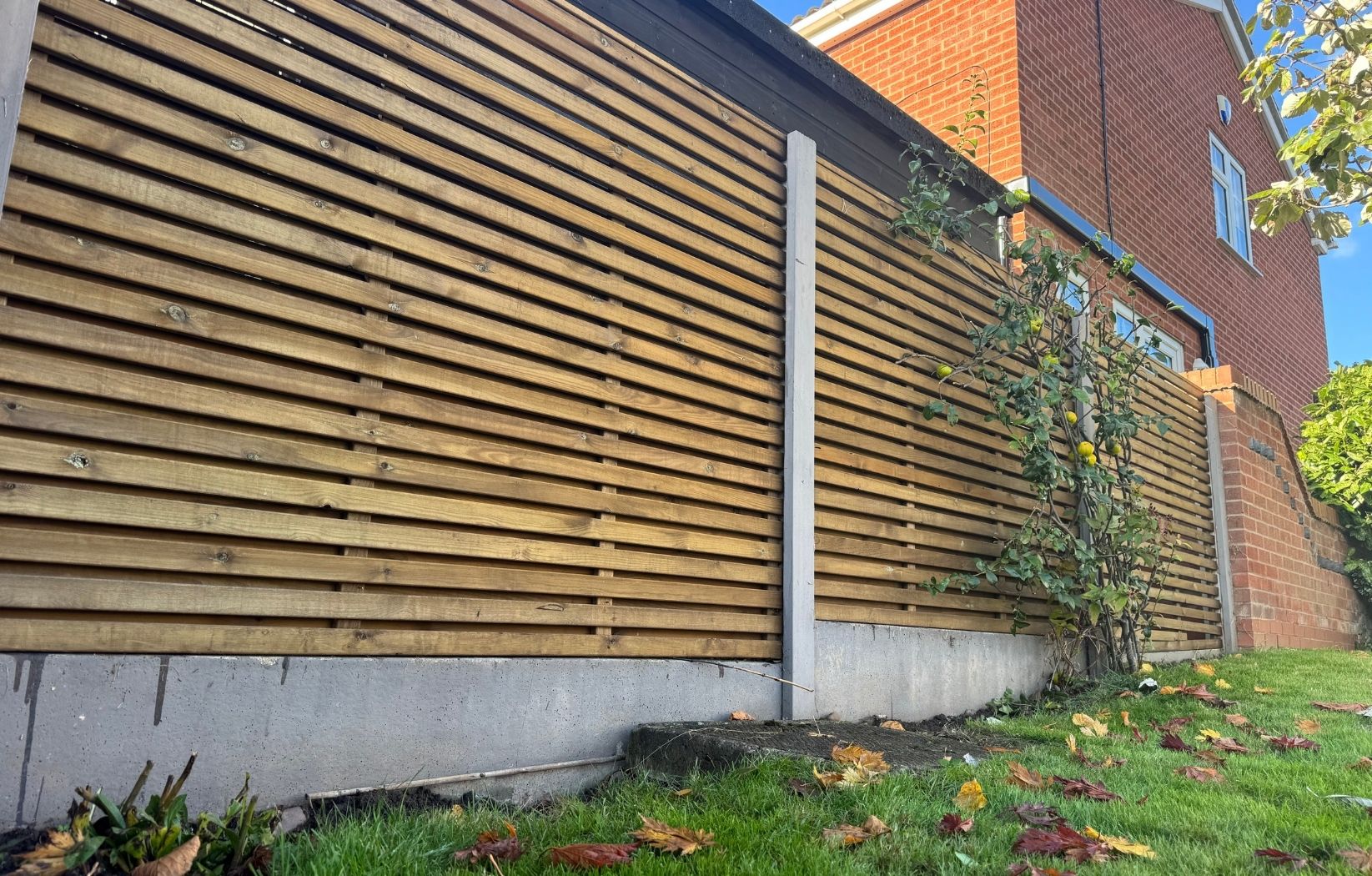 Concrete vs. Timber Fence Posts and Gravel Boards