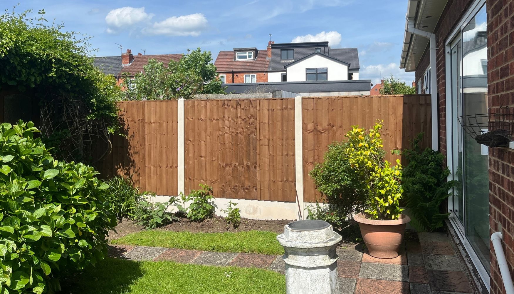 Best Fence for a Small Garden: Styles, Heights & Colours