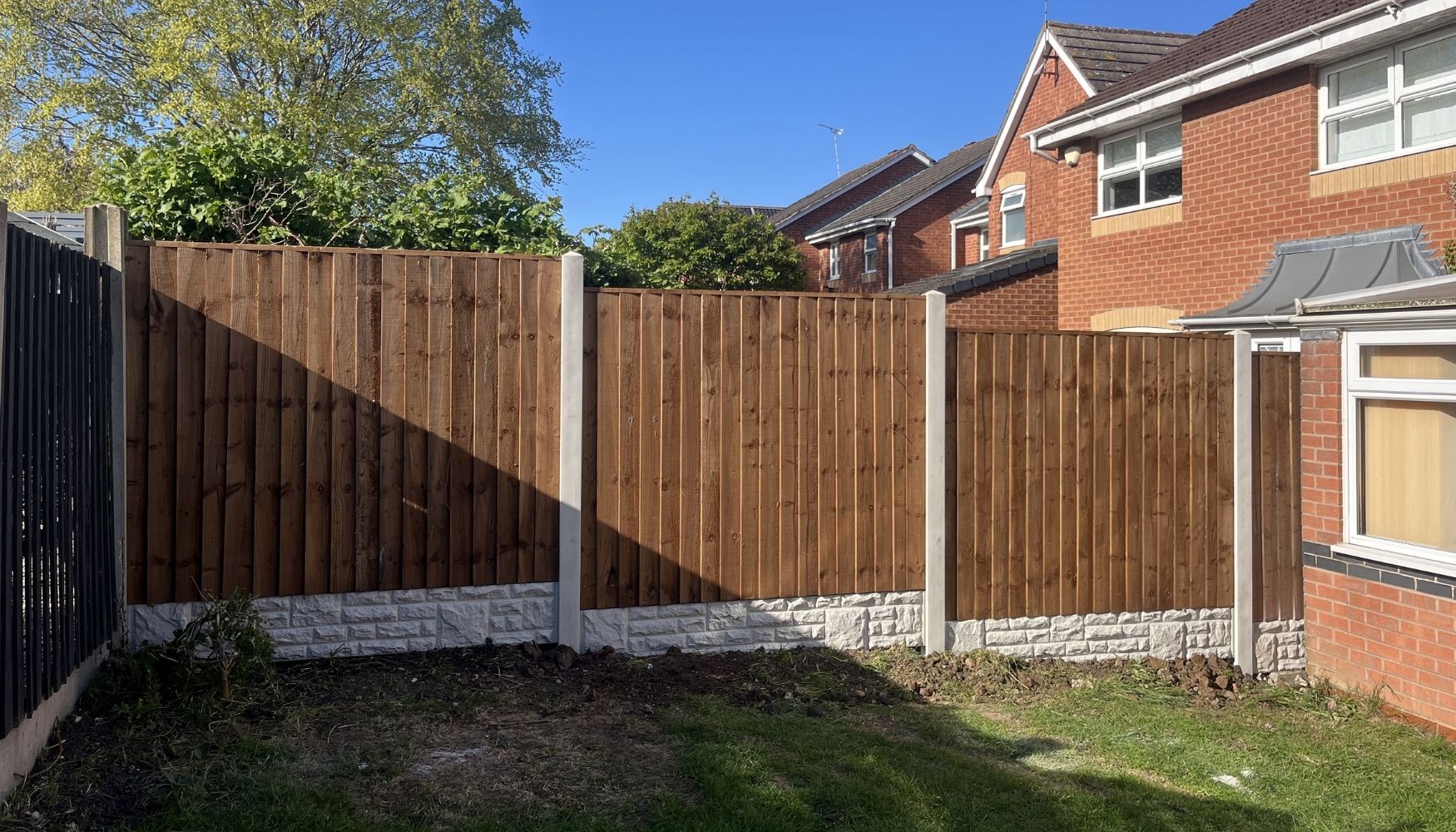 How High Can a Garden Fence Be in the UK?